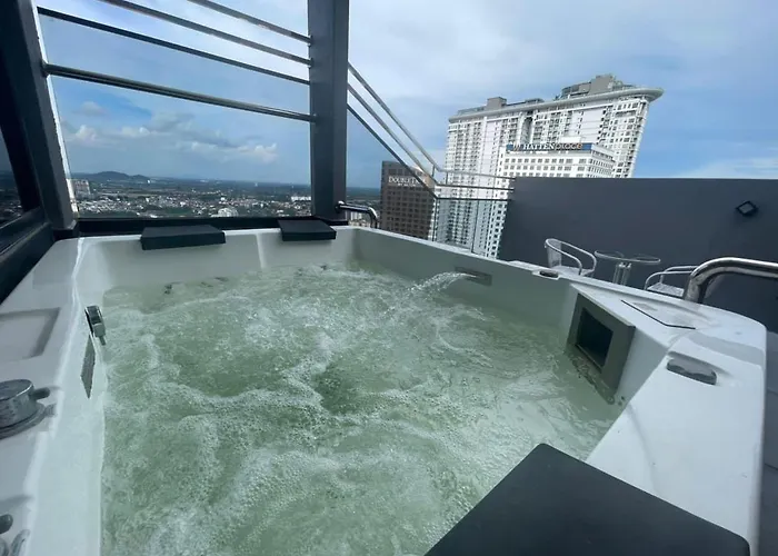 Imperio Residence Melaka - Private Jacuzzi With Seacityview Stay With Wifi