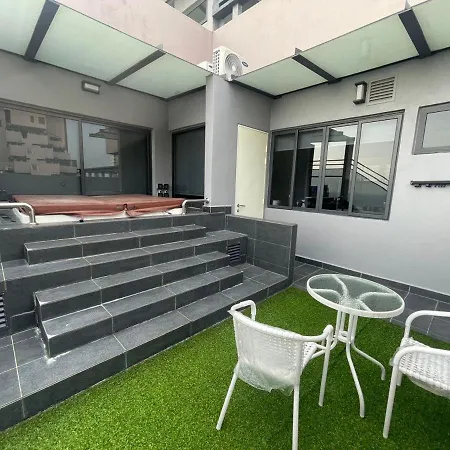 Imperio Residence Melaka - Private Jacuzzi With Seacityview Stay With Wifi Bagian luar foto