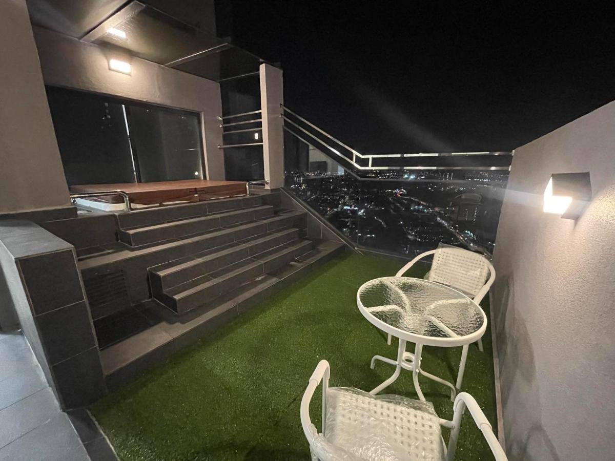 Imperio - Private Jacuzzi With Seacityview With Wifi Malacca